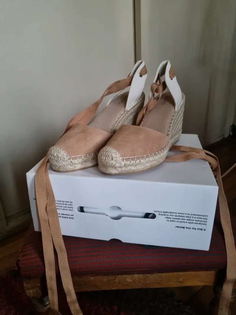 Alpargatas de plataforma beige (ALDO) - 1