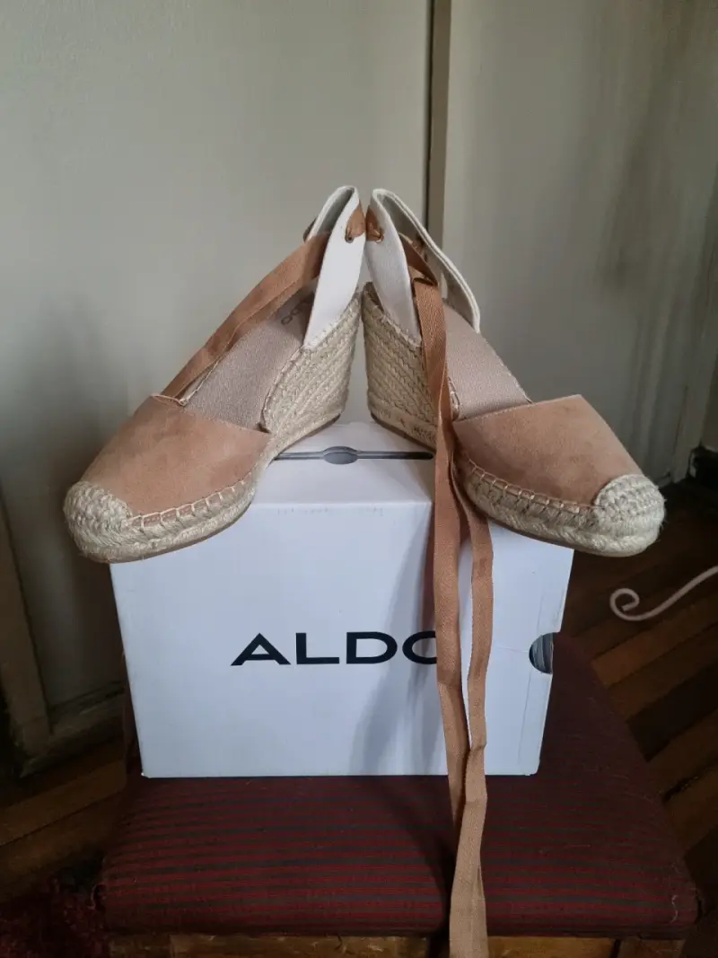 Alpargatas de plataforma beige (ALDO) - 2