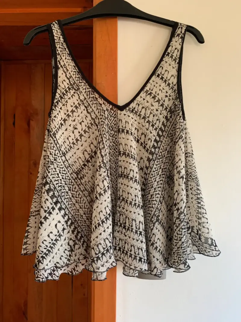 Blusa sin mangas con estampado