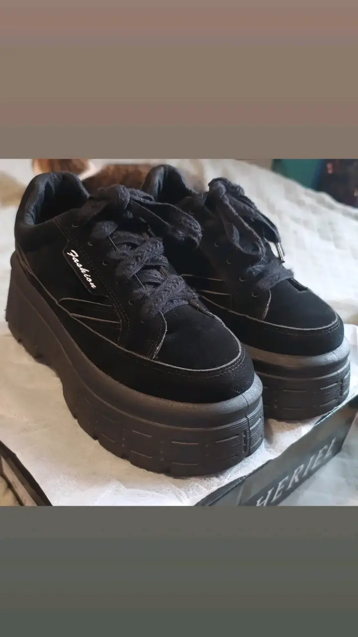 Zapatillas negras plataforma alta - 1