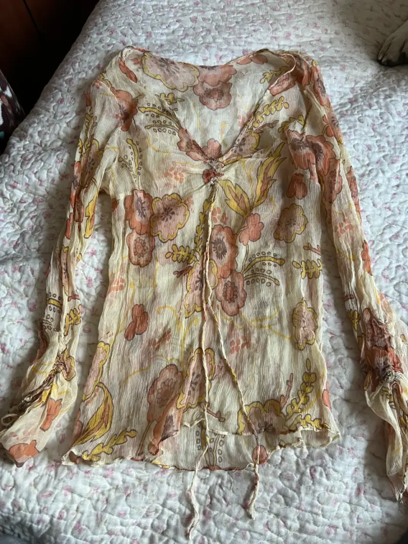 Blusa transparente floral - 1