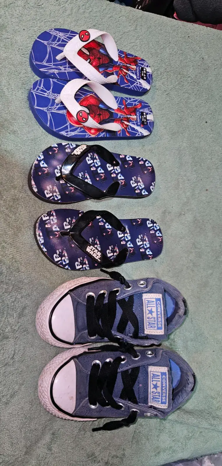 Lote deropa y  zapatos variados - 2