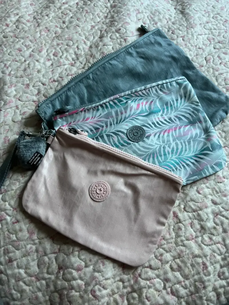 Set de estuches de colores - 1