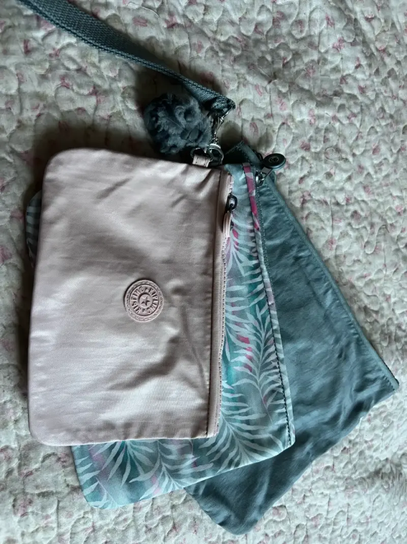 Set de estuches de colores - 3