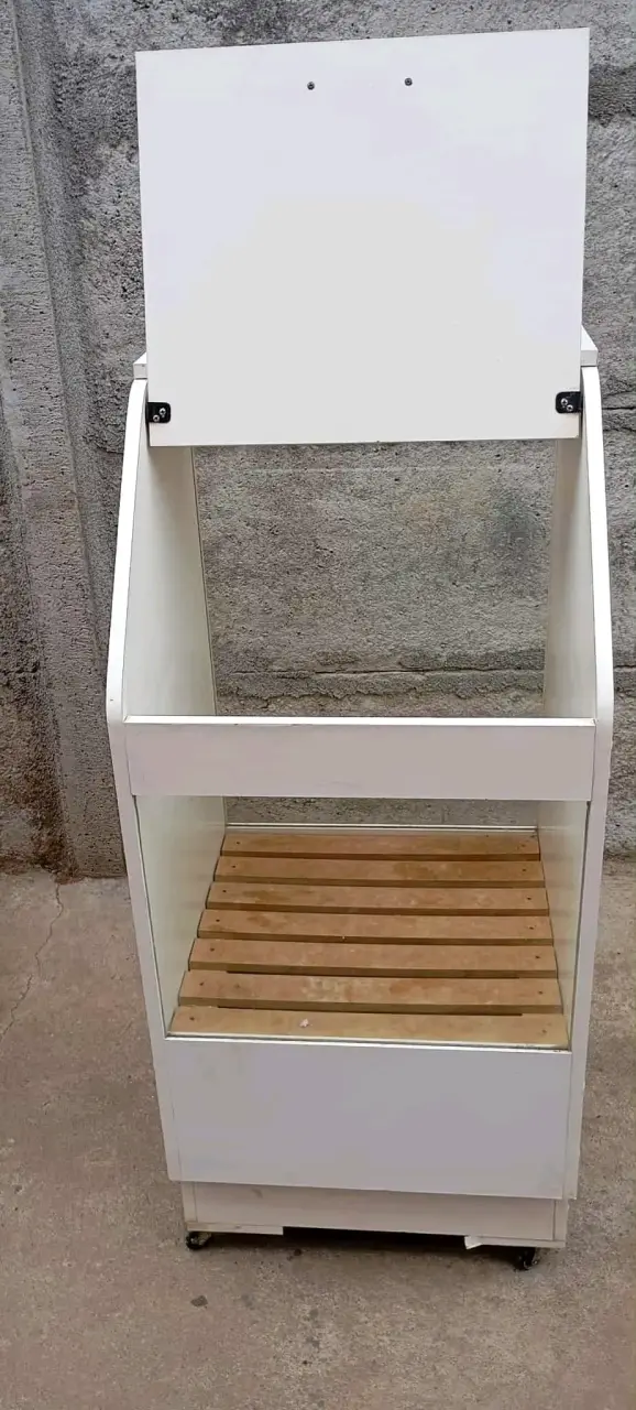 Vitrina panadera blanca con puertas - 2