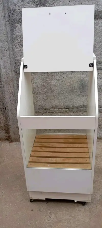 Vitrina panadera blanca con puertas - miniatura 2
