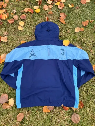 Chaqueta cortaviento azul Nike - miniatura 2