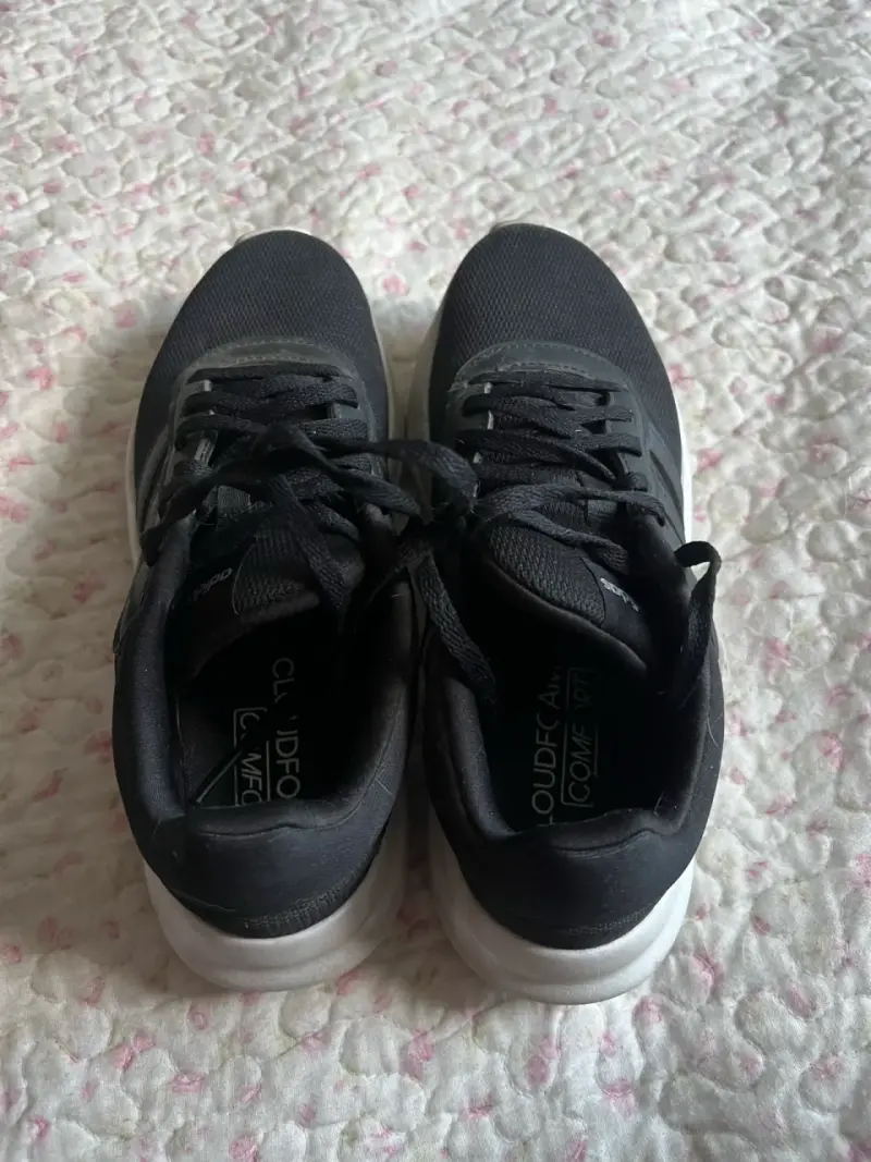 Zapatillas negras deportivas - 2