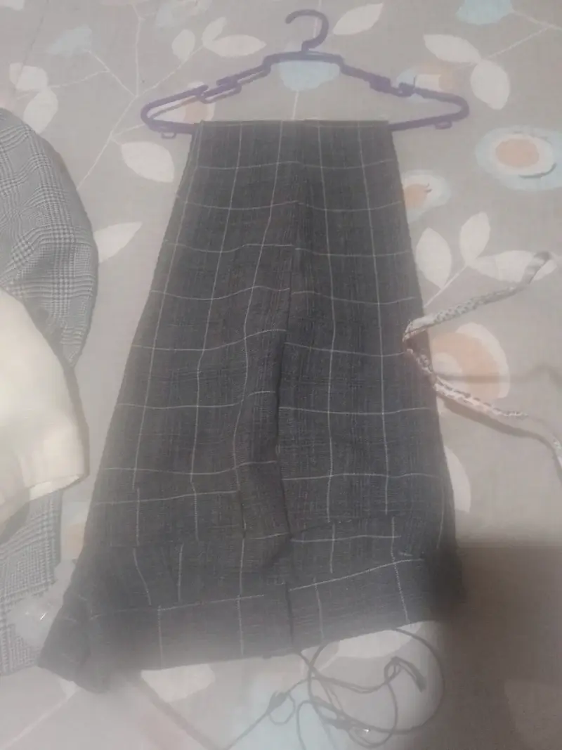 Pantalón gris a cuadros - 1