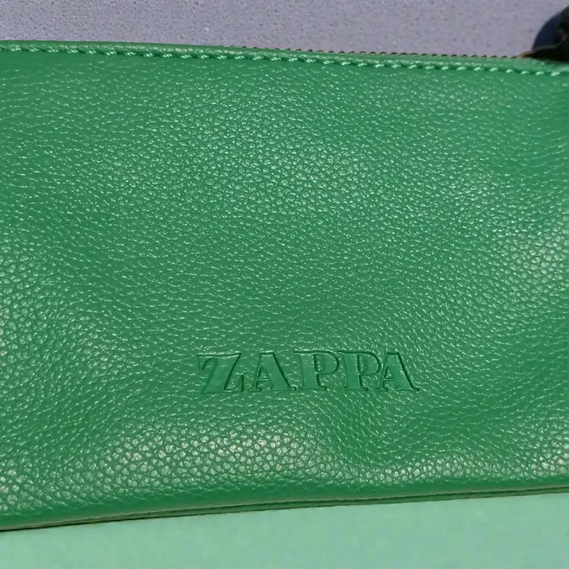 Billetera/monedero zappa verde con tachas - 2