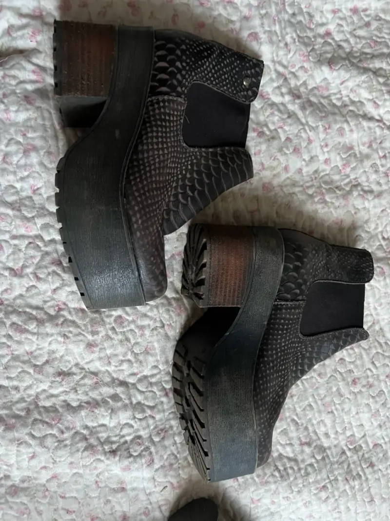 Botines negros con plataforma - 2