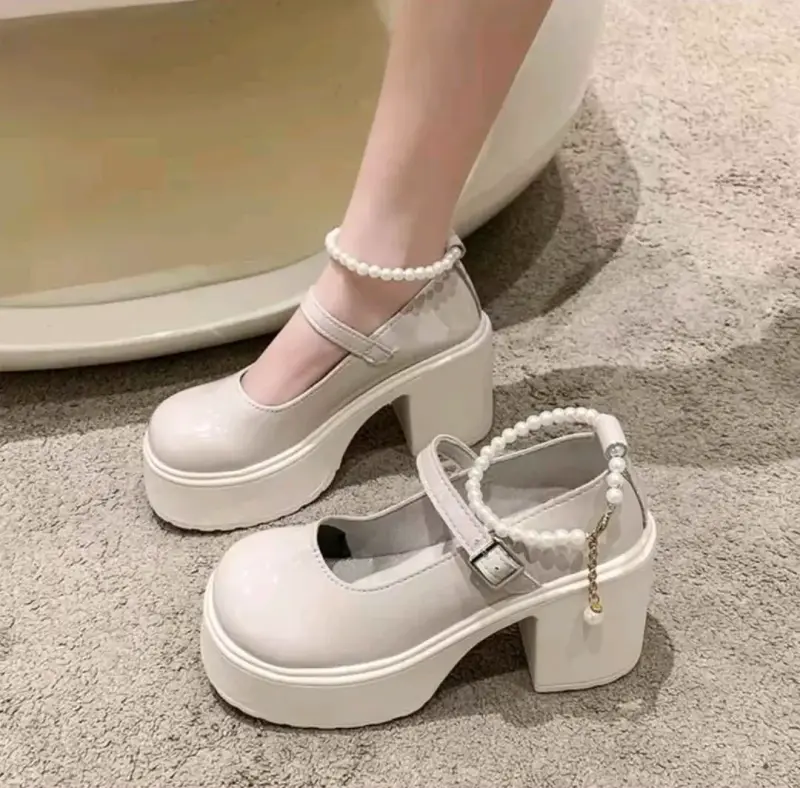 Zapatos plataforma blancos con perlas - 5