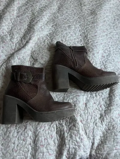Botines de cuero con hebilla - miniatura 2