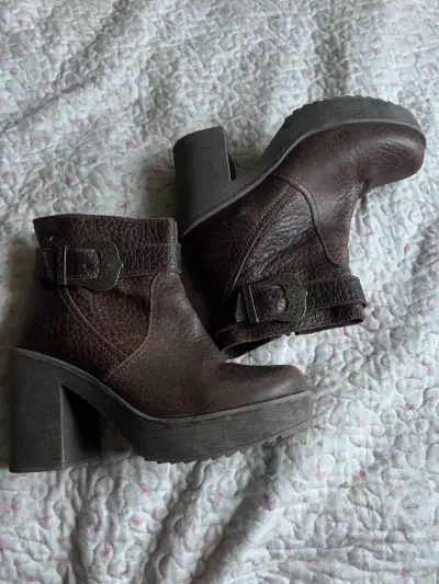 Botines de cuero con hebilla - miniatura 3