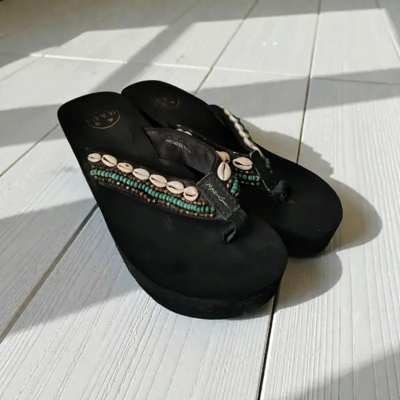 Sandalias negras playeras Maui - 1