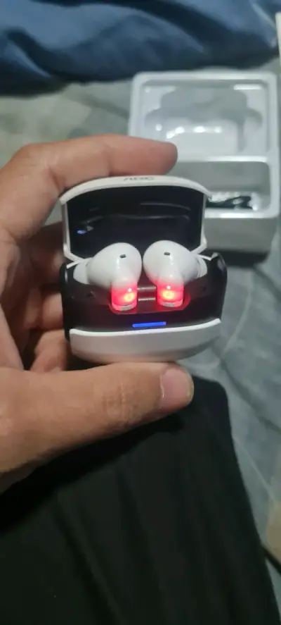 Audífonos inalámbricos AOC nuevos - miniatura 5
