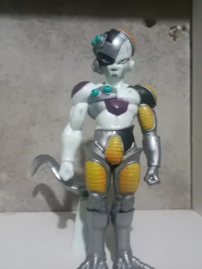 Figura de acción Mecha Frieza - miniatura 1