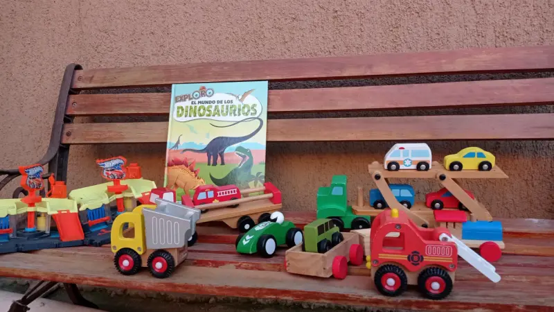 Lote juguetes de madera, autolavado y libro - 3