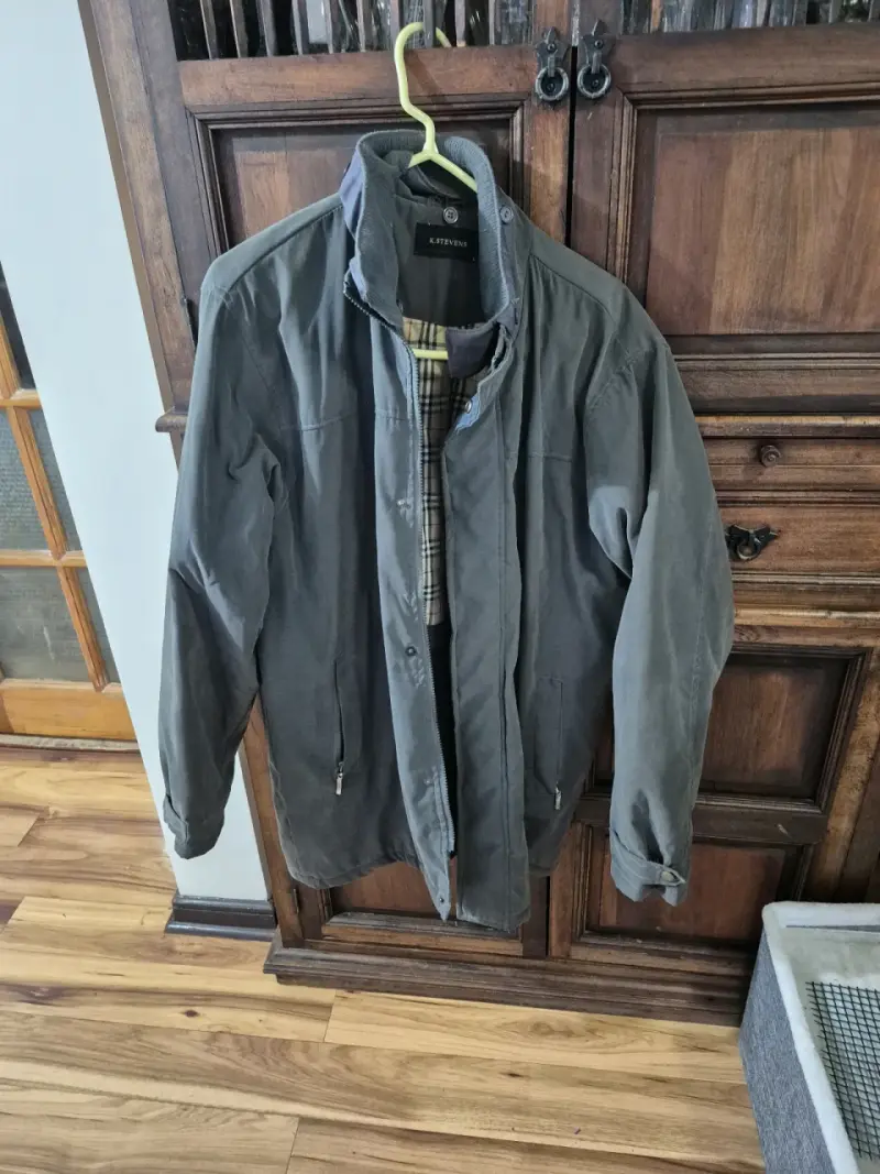 Chaqueta gris con forro a cuadros - 1