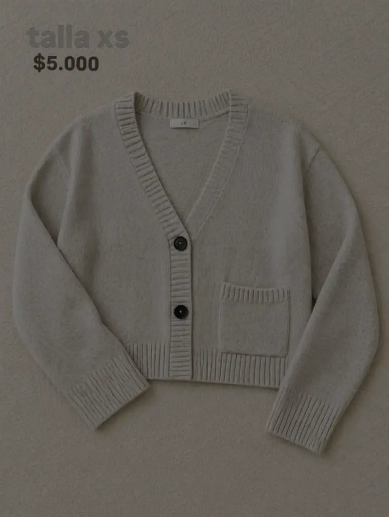 Cardigan gris con botones - 1