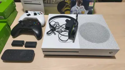 Consola Xbox One con accesorios - miniatura 2