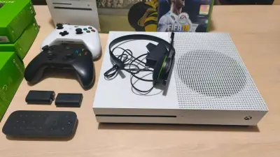 Consola Xbox One con accesorios - miniatura 3