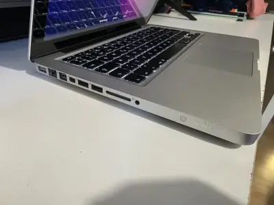 MacBook Pro usado - miniatura 3