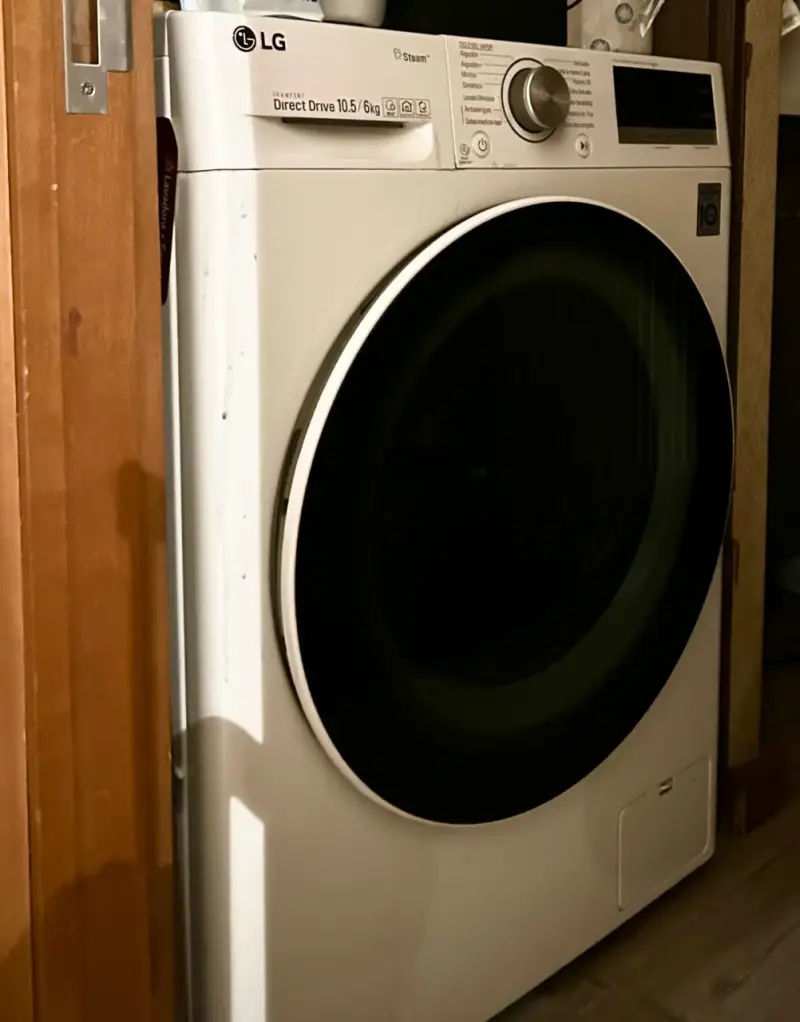 Lavadora Secadora LG Direct Drive - 1