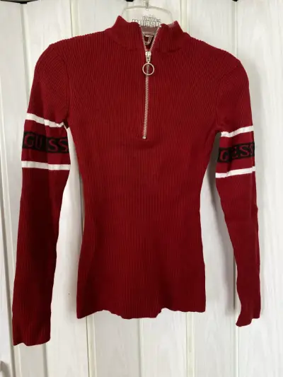 sweater rojo con cierre Guess - miniatura 1