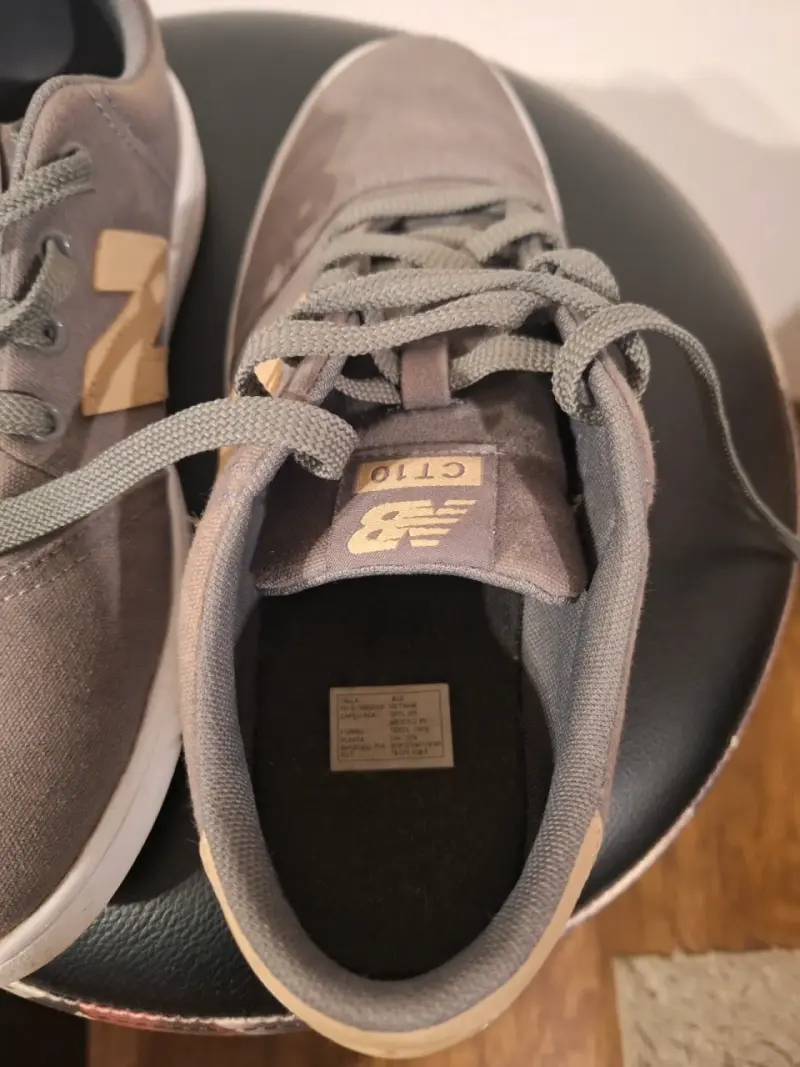 Zapatillas grises usadas beige marca new balance - 3