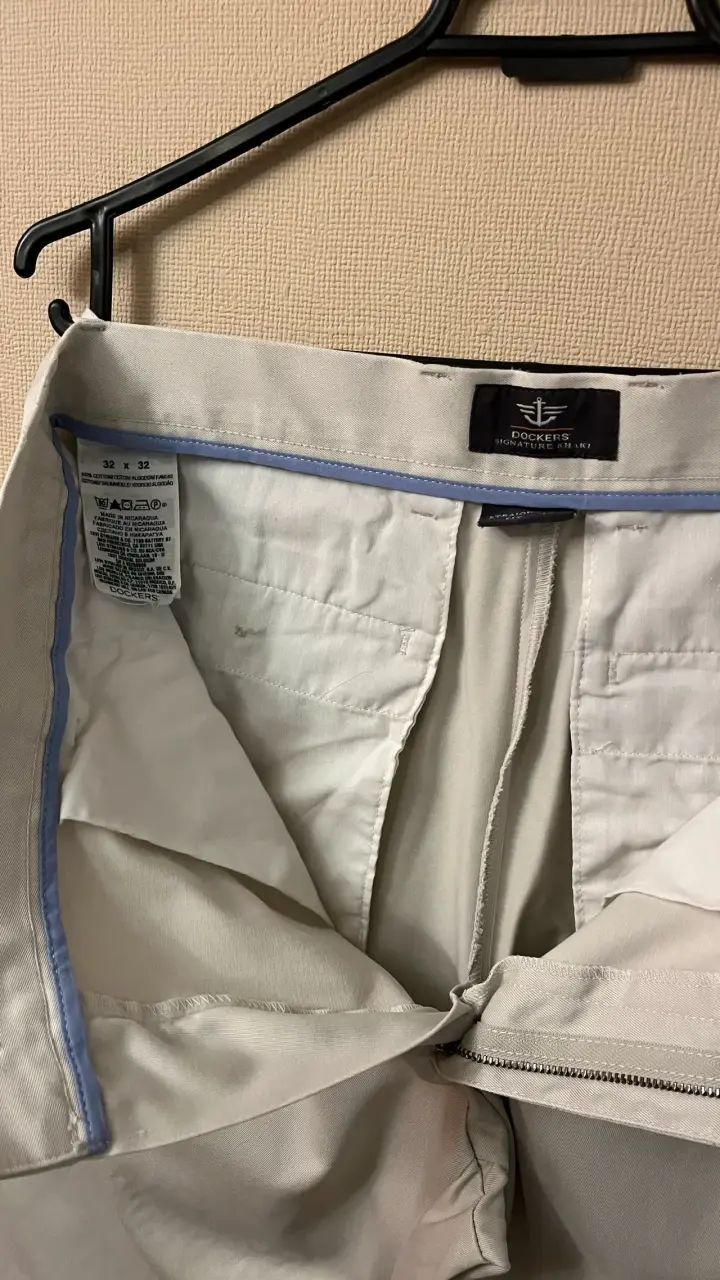Pantalones Dockers color beige claro - 2
