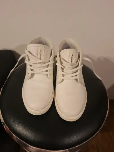 Zapatillas blancas marca lacoste - miniatura 1