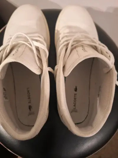 Zapatillas blancas marca lacoste - miniatura 3