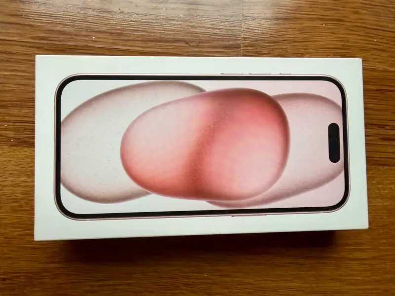 iPhone 15 Rosado 128 GB - 4