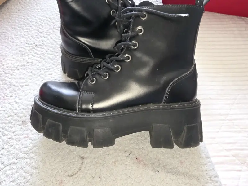 Botas negras de cuero - 2