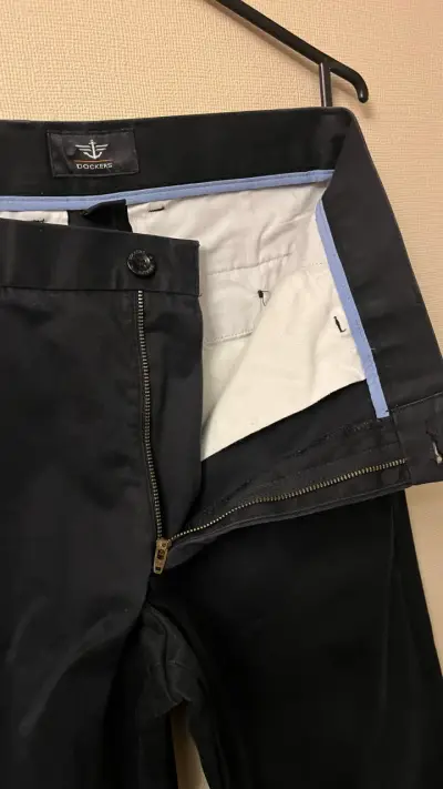 Pantalones Dockers negros estilo formal - miniatura 2