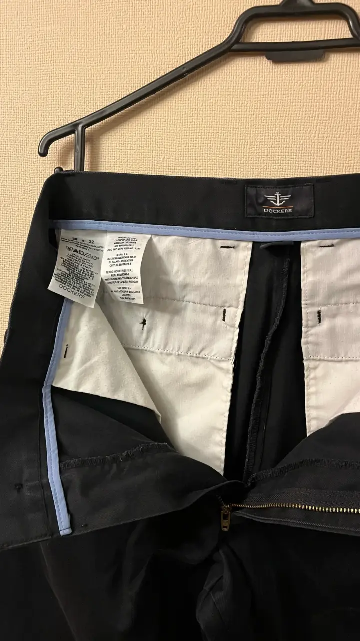 Pantalones Dockers negros estilo formal - 3