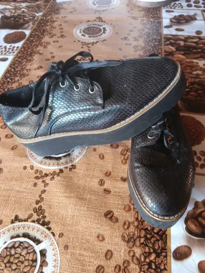 Zapatos negros de cuero sintético - miniatura 1