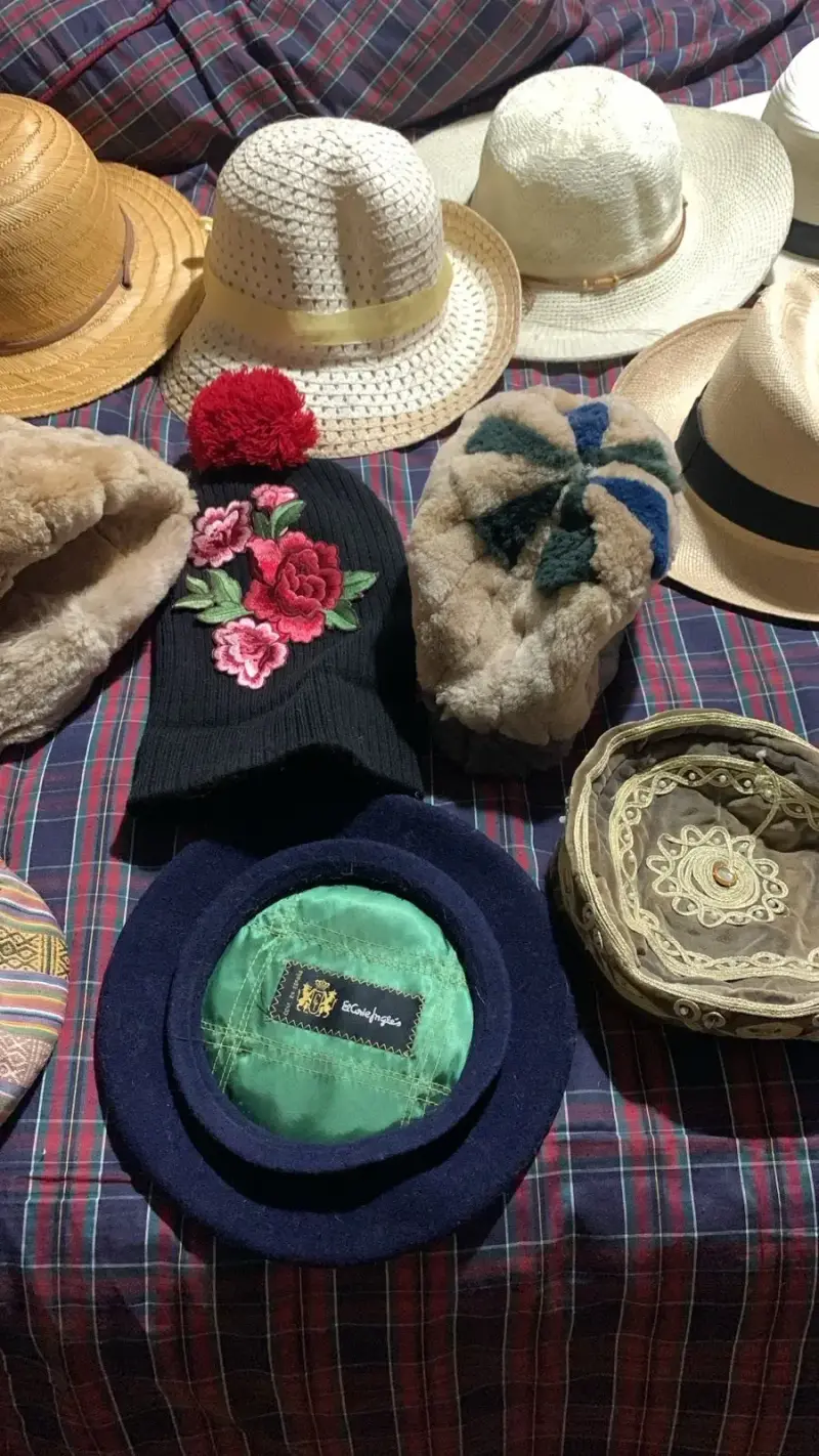 Set de sombreros variados de muchos paises - 2