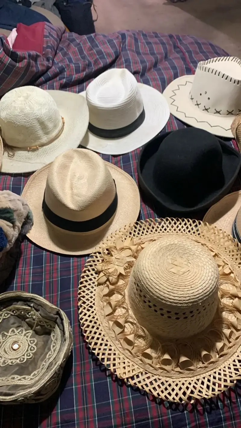 Set de sombreros variados de muchos paises - 4