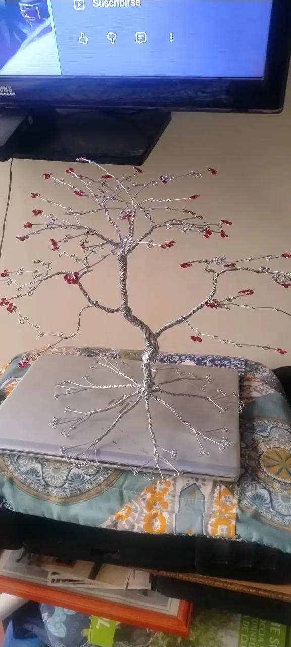 Árbol decorativo de alambre - 1