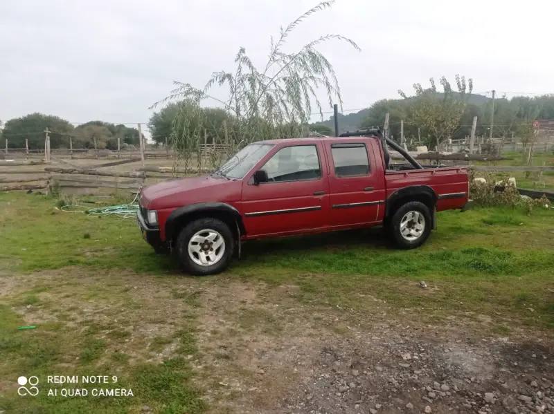Camioneta pickup roja - 1