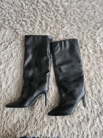 Botas negras slouchy de tacón alto (23,5 cm) - miniatura 1
