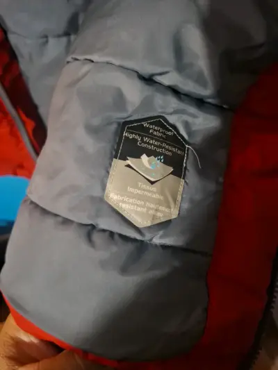 Chaqueta Columbia gris y roja - miniatura 3