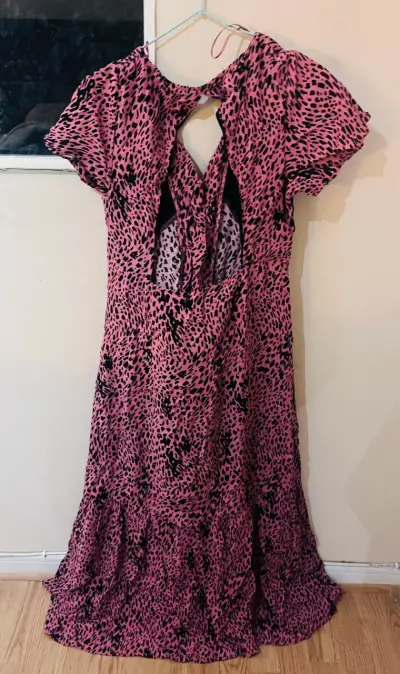 Vestido rosa con estampado animal - miniatura 2