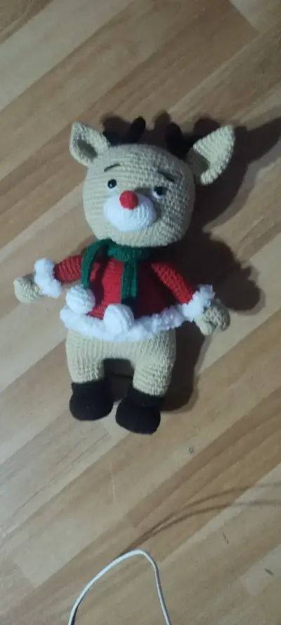 Muñeco de reno tejido a crochet (amigurumi) - miniatura 2