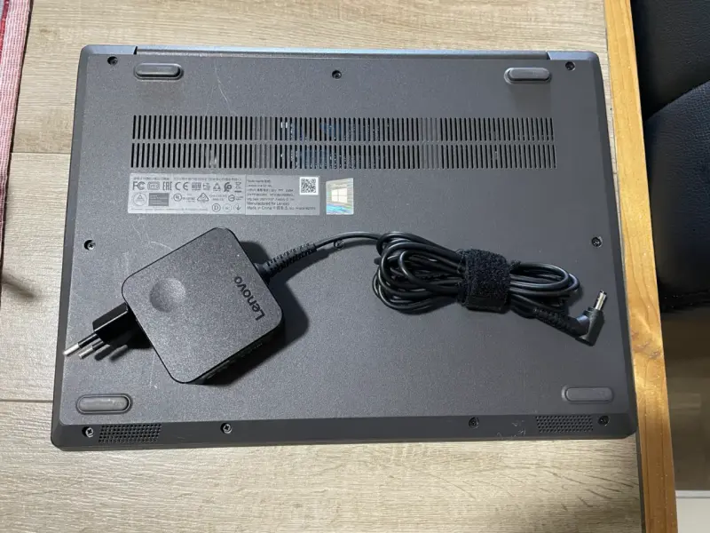 Laptop Lenovo V14 G1 Intel Core i3 - 2