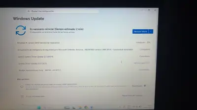 Laptop Lenovo V14 G1 Intel Core i3 - miniatura 4