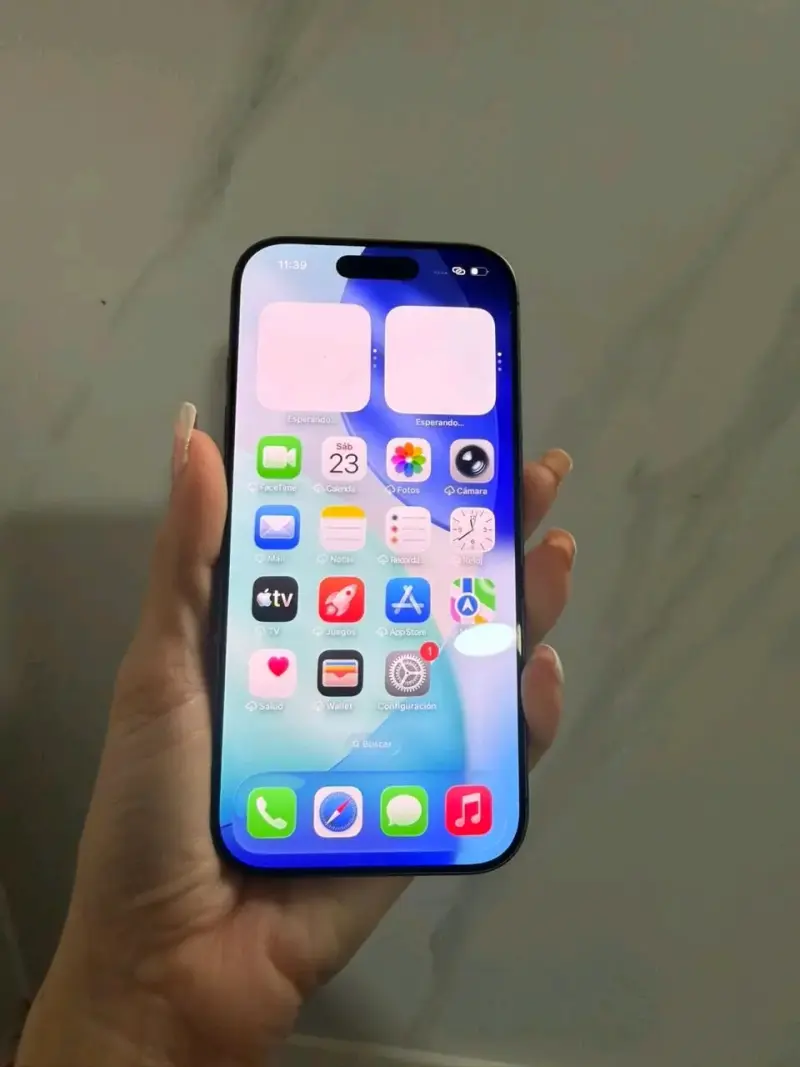 iPhone 17 - 1