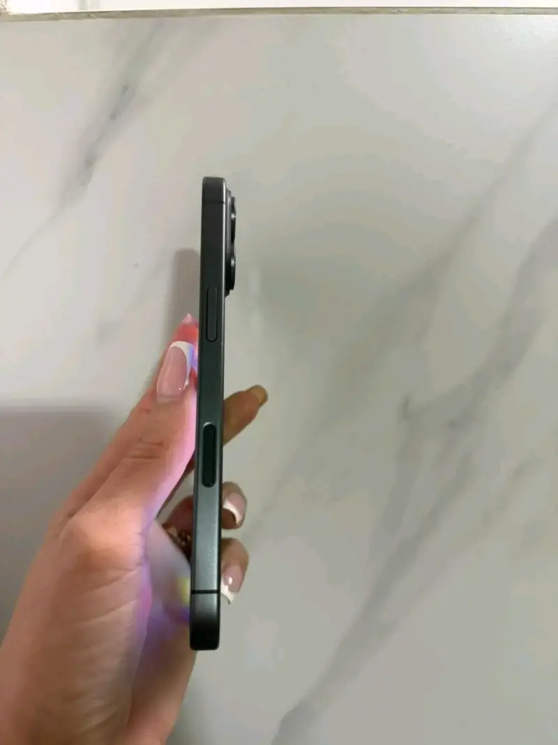 iPhone 17 - 2